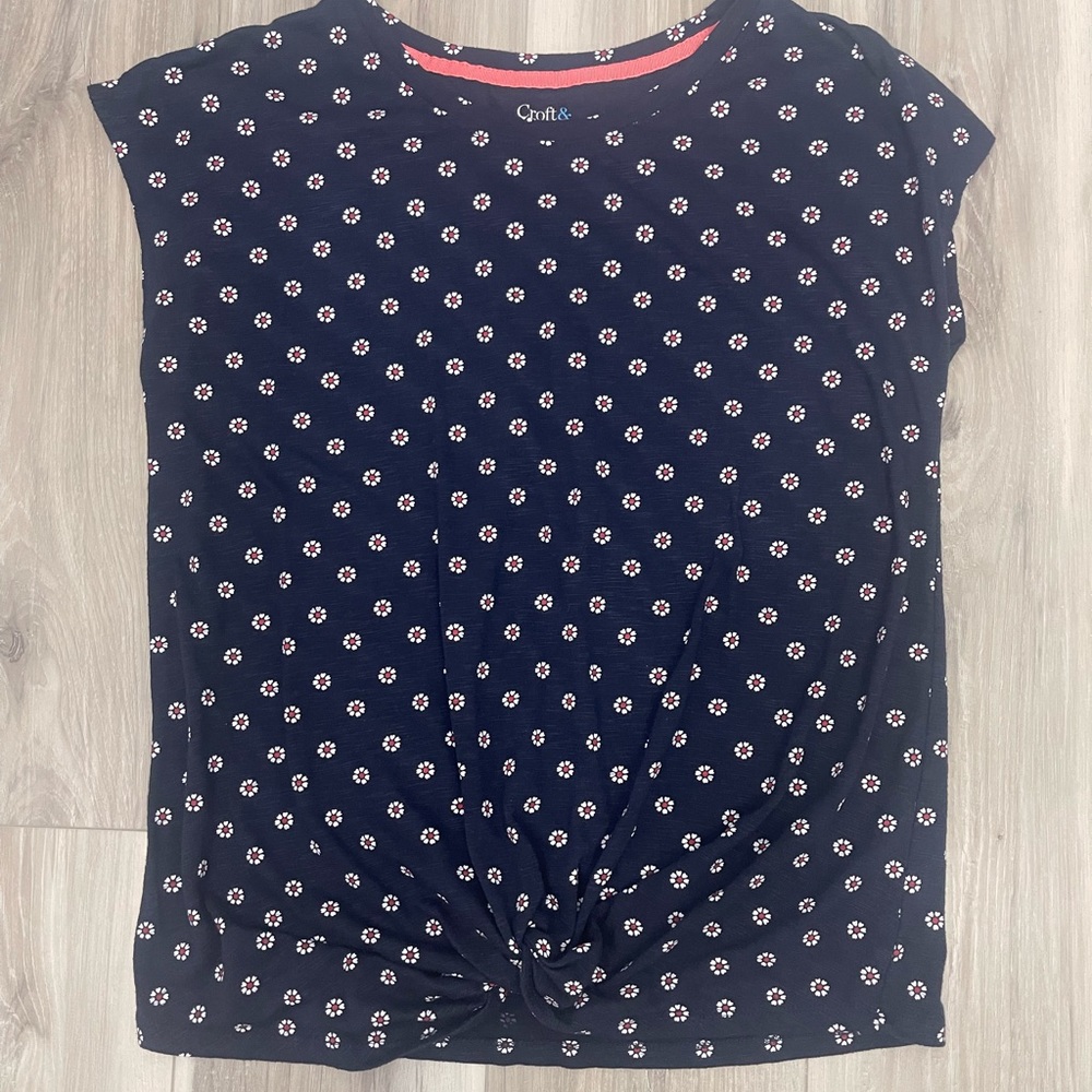 Croft & Barrow shirt. Size medium.